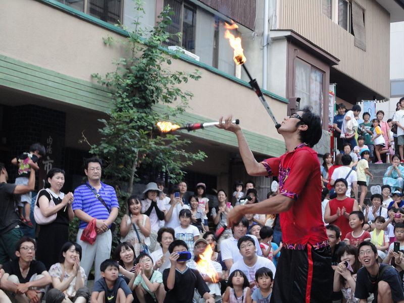 『石段街で大道芸！』　今年も開催！８月９日～２２日